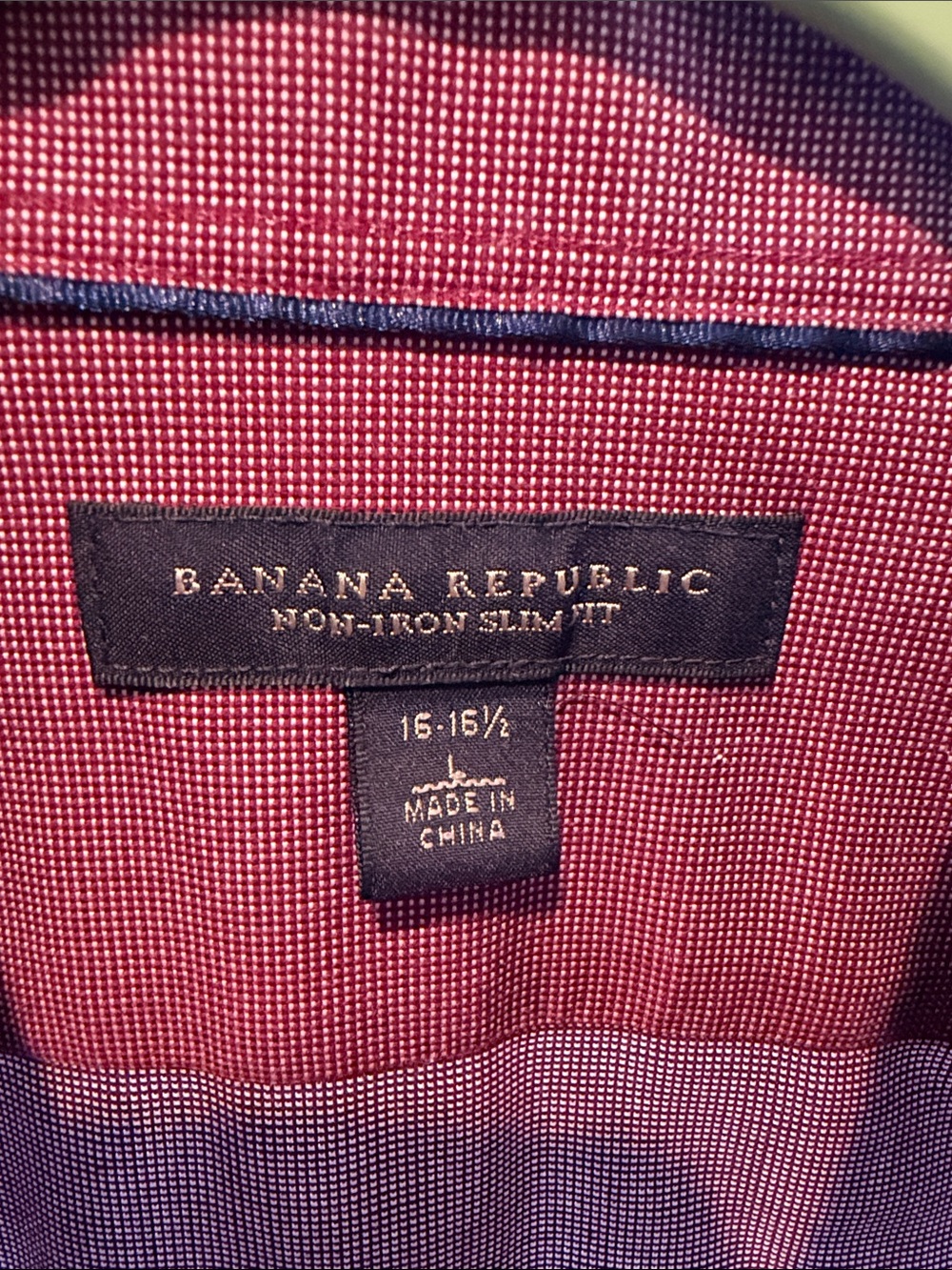 Banana Republic Men's Button-Down Shirt in Deep Wine - Picture 4 of 6